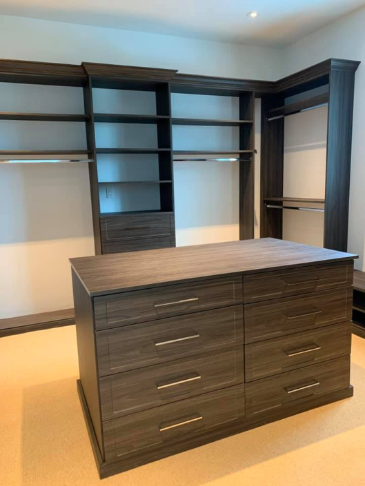 Alno Closet