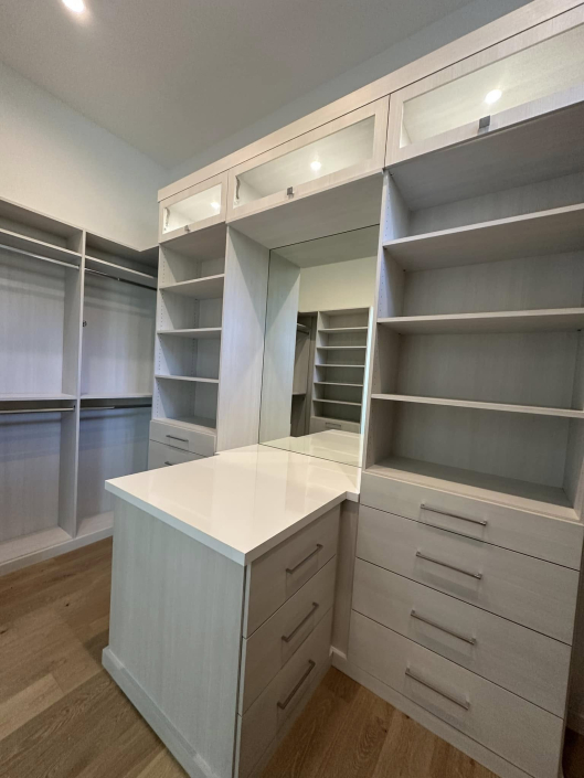 Peninsula Closet 1