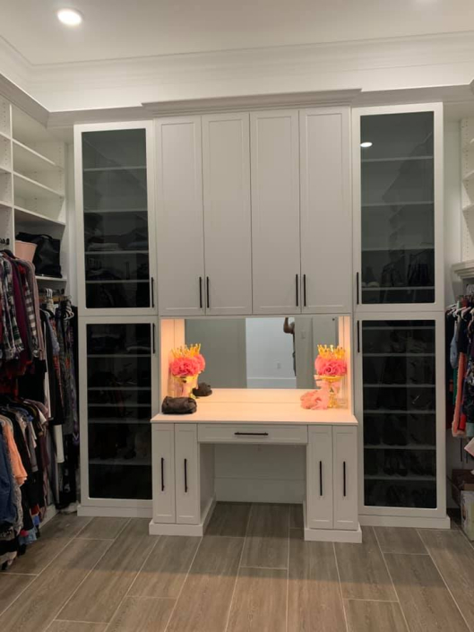 White Shaker with Grey Glass